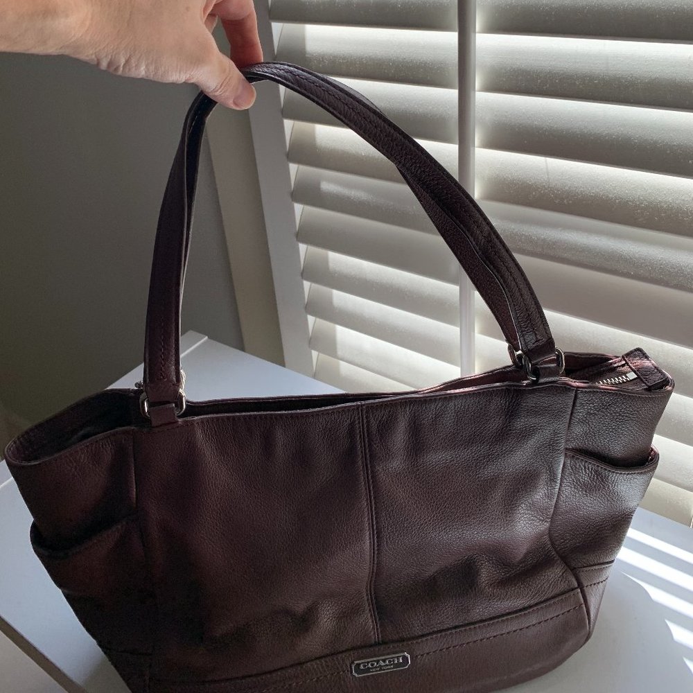 COACH tote medium size merlot color